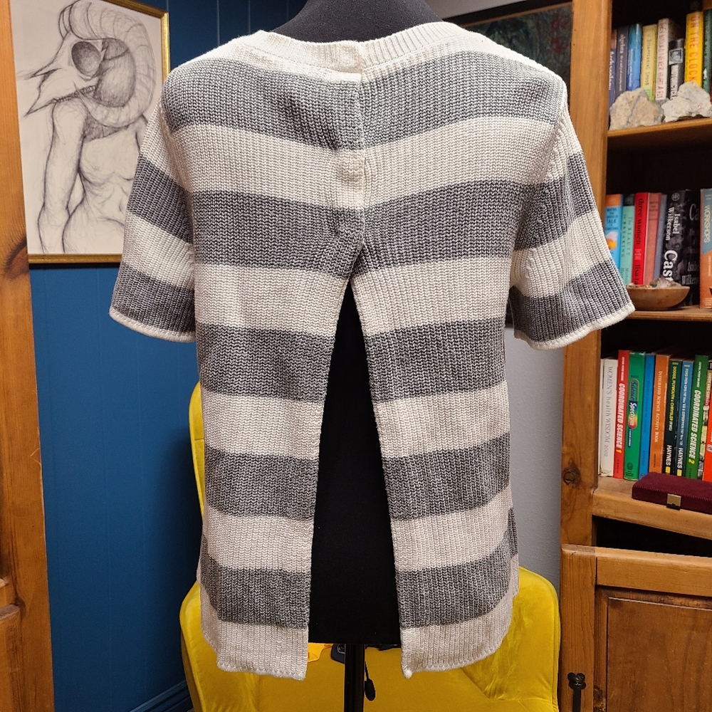 Banana Republic Short Sleeve Open Back Sweater Size S